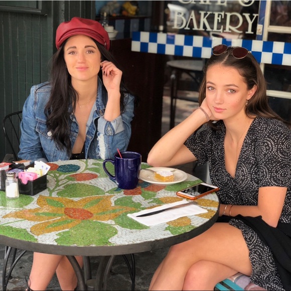 Meet your Posher, Eila - Picture 2 of 5